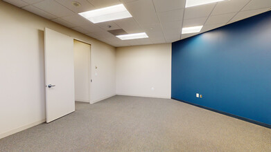 8609 Westwood Center Dr, Vienna, VA for lease Interior Photo- Image 2 of 25