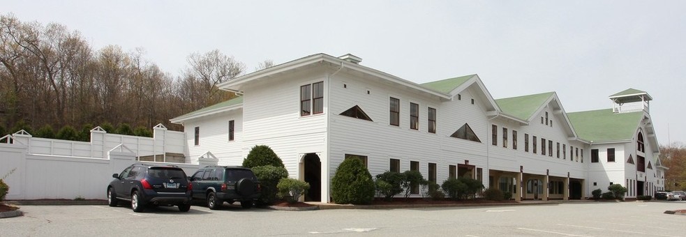 23 Clara Dr, Mystic, CT for lease - Building Photo - Image 3 of 4