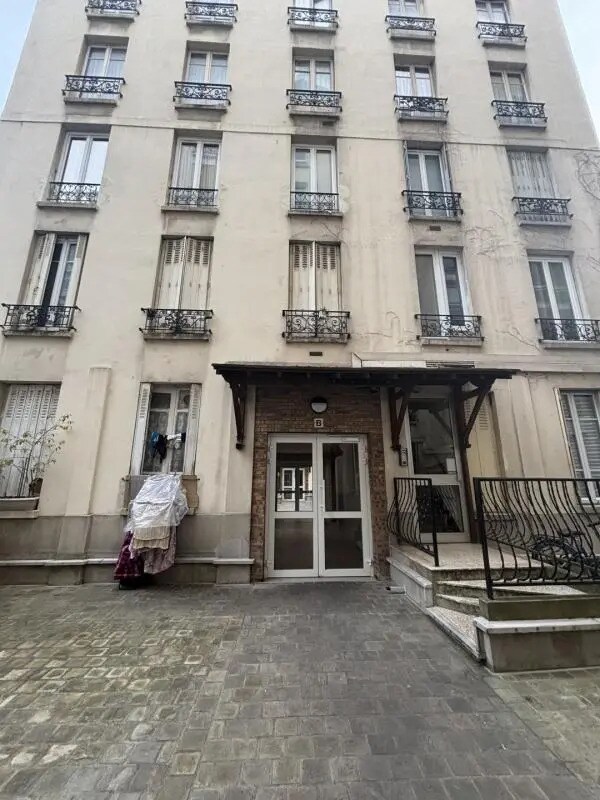 Office in Paris for sale Building Photo- Image 1 of 7