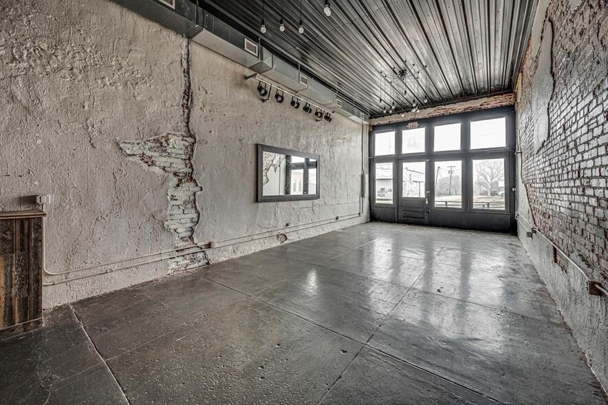 111 N Main St, Milford, TX for sale - Interior Photo - Image 3 of 12