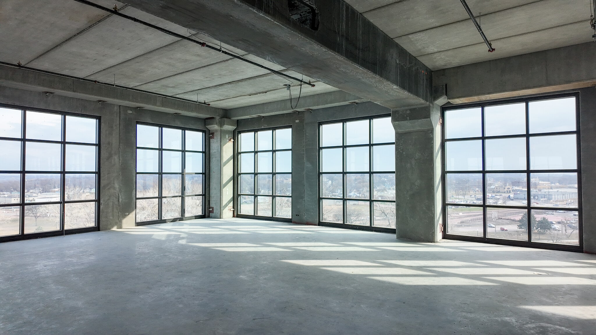 150 E 4th Pl, Sioux Falls, SD for lease Interior Photo- Image 1 of 4