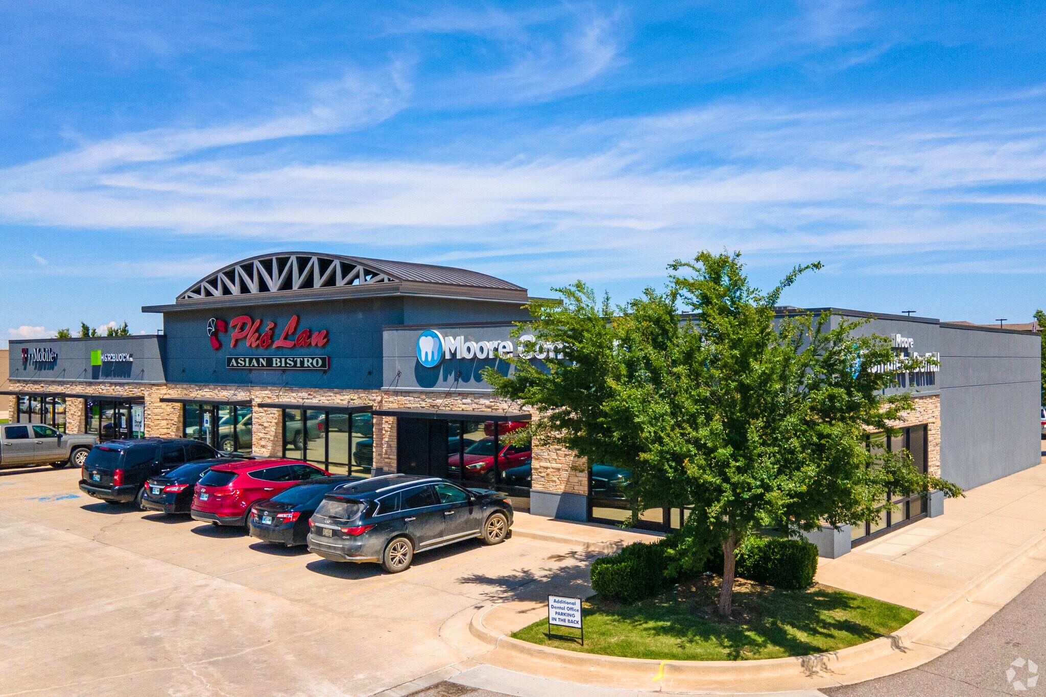 711 SW 19th St, Moore, OK for sale Primary Photo- Image 1 of 1
