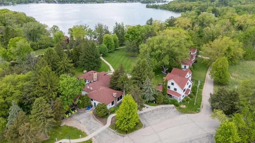 5151 Timmer Bay Rd, West Bend, WI for sale Building Photo- Image 1 of 5