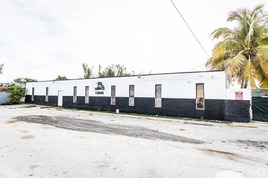 13045 Cairo Ln, Opa Locka, FL for lease - Building Photo - Image 3 of 24