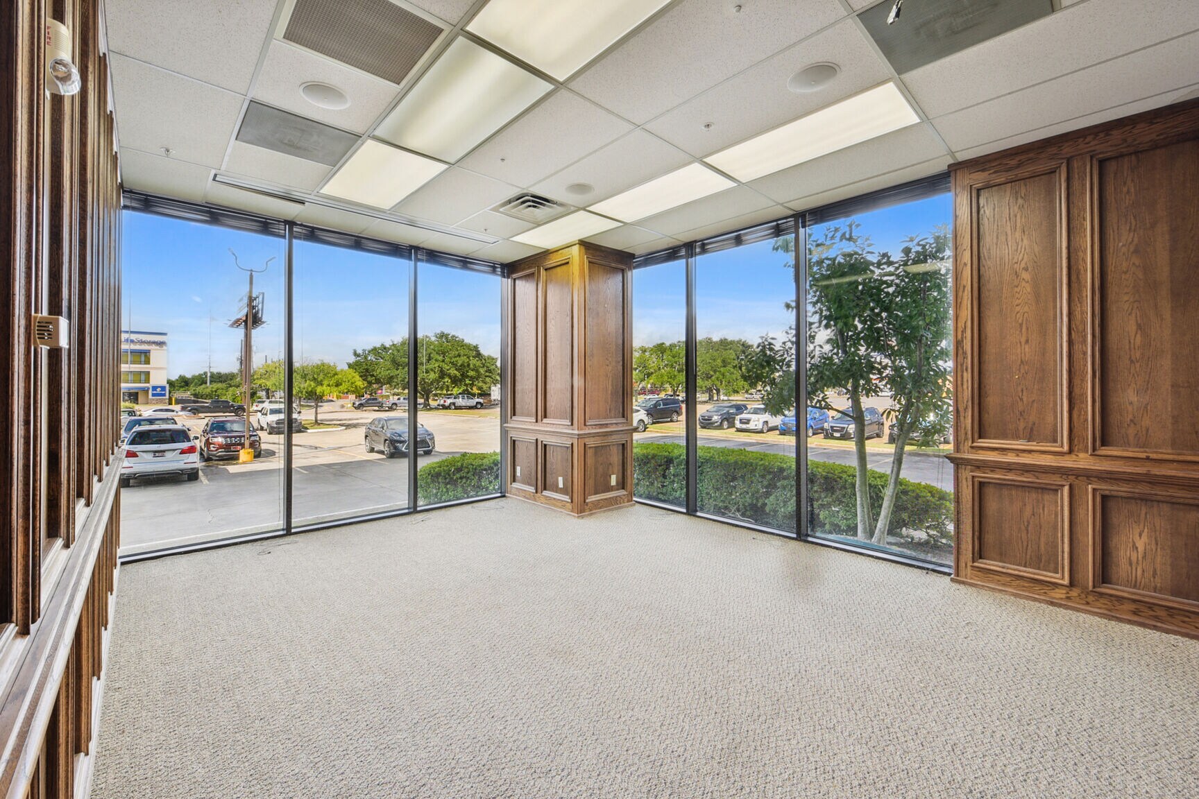 3639 Ambassador Caffery Pky, Lafayette, LA 70503 Ambassador Tower