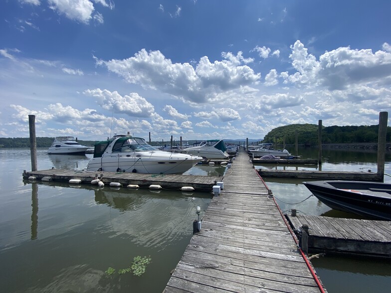 140 Dock Rd, Marlboro, NY for sale - Building Photo - Image 3 of 19