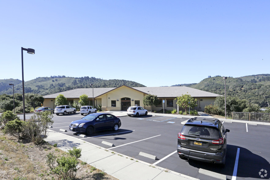 101 Wilson Rd, Monterey, CA for lease - Building Photo - Image 1 of 11