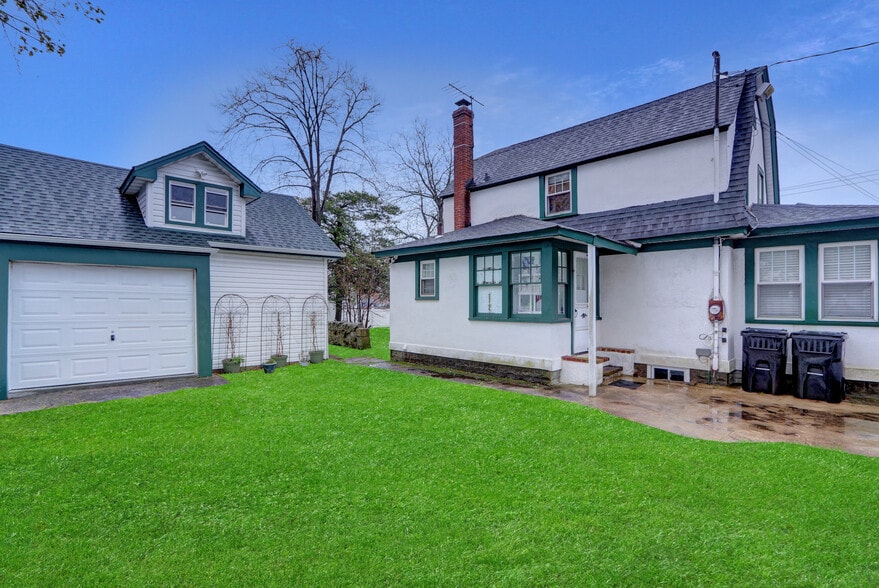 2101 Union Blvd, Bay Shore, NY 11706 Office for Sale