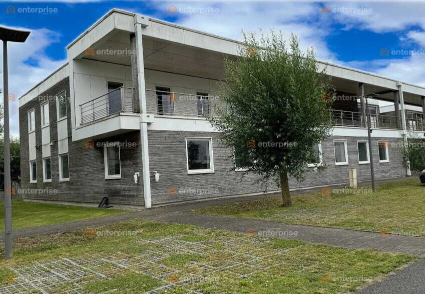 Office in Sainghin-en-Mélantois for sale - Building Photo - Image 2 of 5