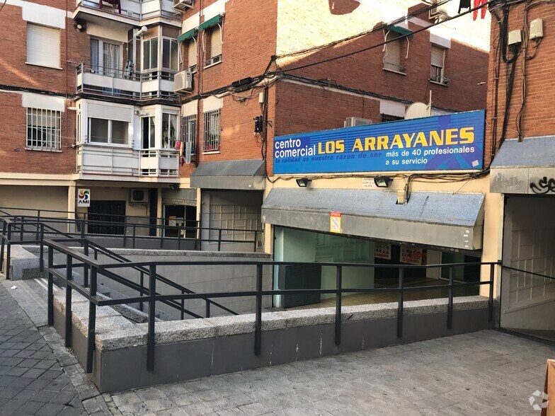 Retail in Madrid, Madrid for sale - Primary Photo - Image 1 of 3