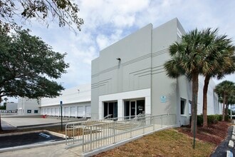 1300-1380 Park Central Blvd S, Pompano Beach, FL for lease Building Photo- Image 1 of 6