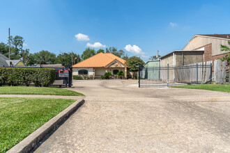 3208 Broadway St, Houston, TX for lease Building Photo- Image 2 of 33