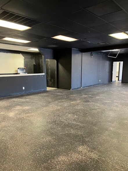 4375 W Desert Inn Rd, Las Vegas, NV for lease - Building Photo - Image 3 of 11