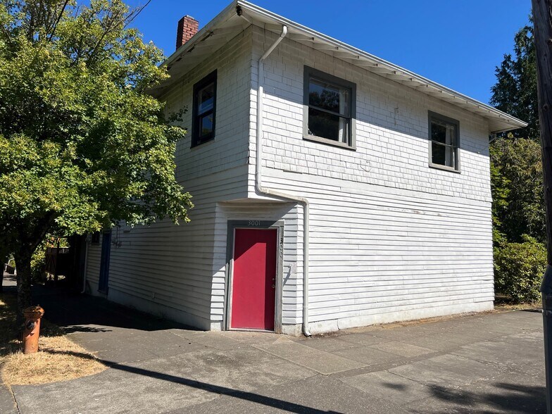 3001 NE Ainsworth St, Portland, OR 97211