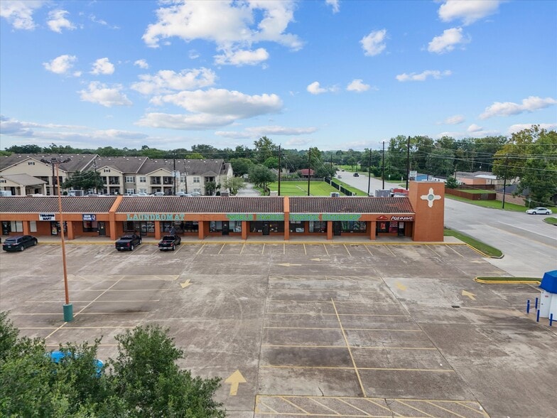 12408 Highway 6, Santa Fe, TX for lease - Building Photo - Image 2 of 23