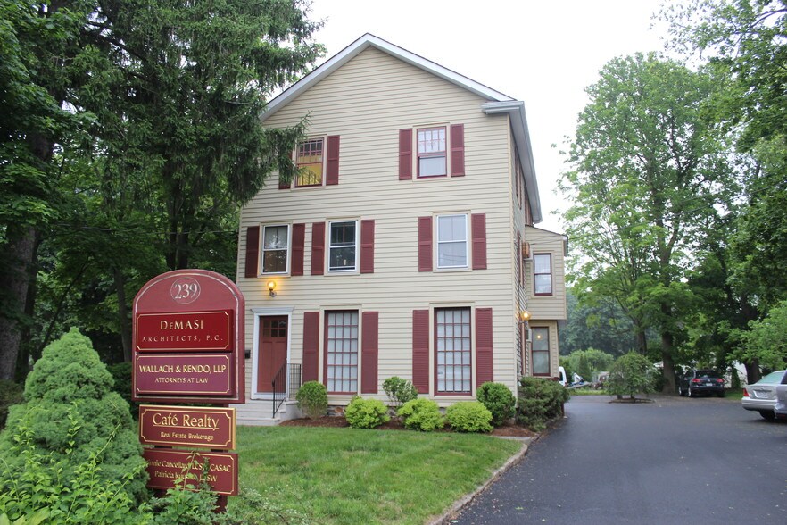 239 Lexington Ave, Mount Kisco, NY for sale - Building Photo - Image 1 of 1