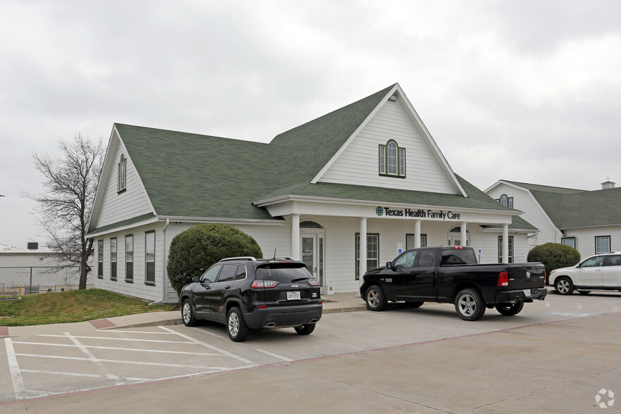 709 W Bailey Boswell Rd, Saginaw, TX for sale - Building Photo - Image 1 of 1