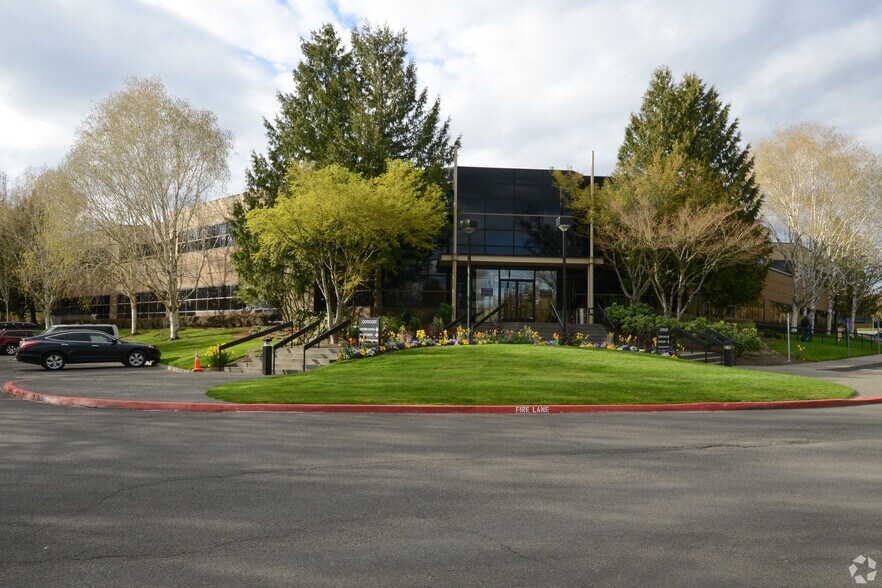 9605 SW Nimbus Ave, Beaverton, OR for sale - Building Photo - Image 1 of 1