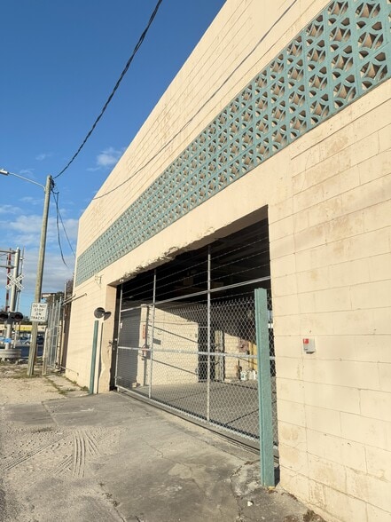 8911 N 12th St, Tampa, FL for sale - Building Photo - Image 2 of 16