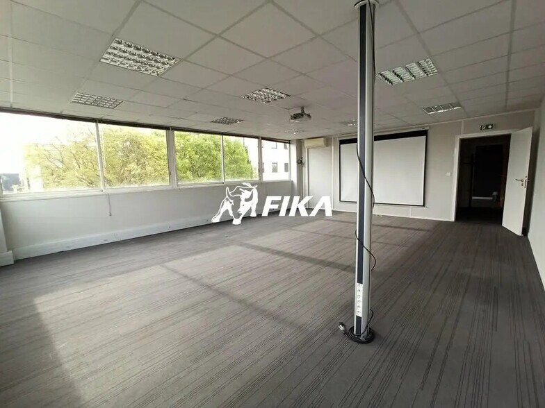 Office in Toulouse for lease - Interior Photo - Image 2 of 5