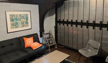 420 W 19th St, Costa Mesa, CA for lease Interior Photo- Image 2 of 3