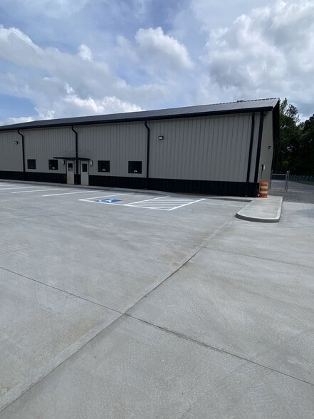 759 L & P Pky, Monroe, GA for lease - Building Photo - Image 2 of 26