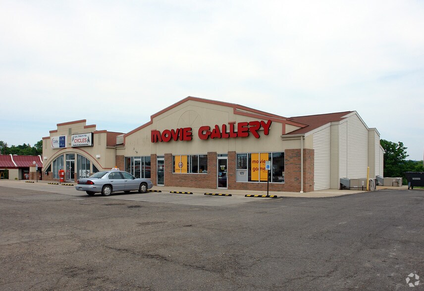 704 Canton Rd NW, Carrollton, OH 44615