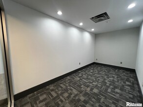 20 Lake Wire Dr, Lakeland, FL for lease Interior Photo- Image 2 of 6