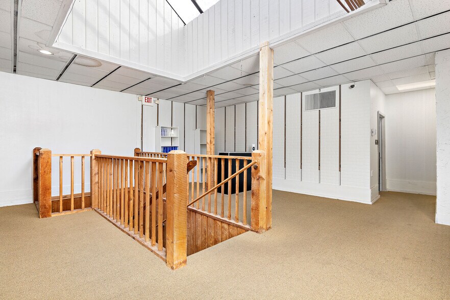 127 S Main St, Ottawa, KS 66067 Retail for Sale