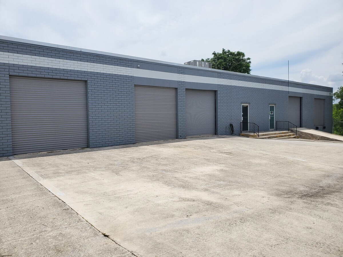 7107 Eckhert Rd, San Antonio, TX 78238