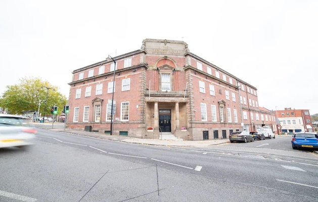 Swan Sq, Stoke On Trent for sale Primary Photo- Image 1 of 1