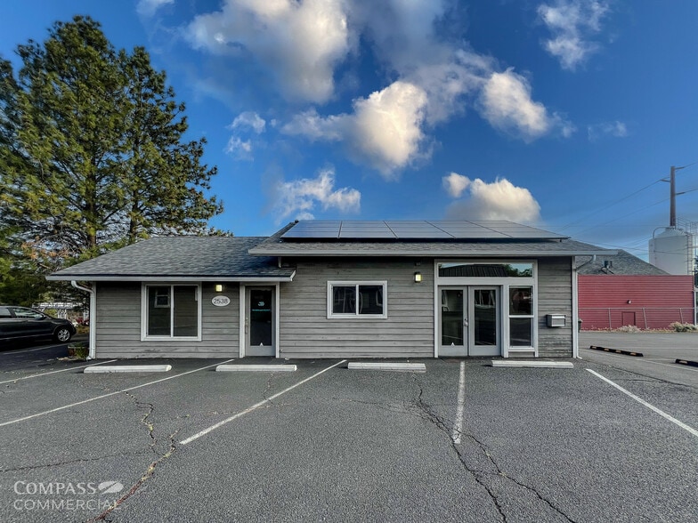 2538 NE Division St, Bend, OR for lease - Building Photo - Image 1 of 12