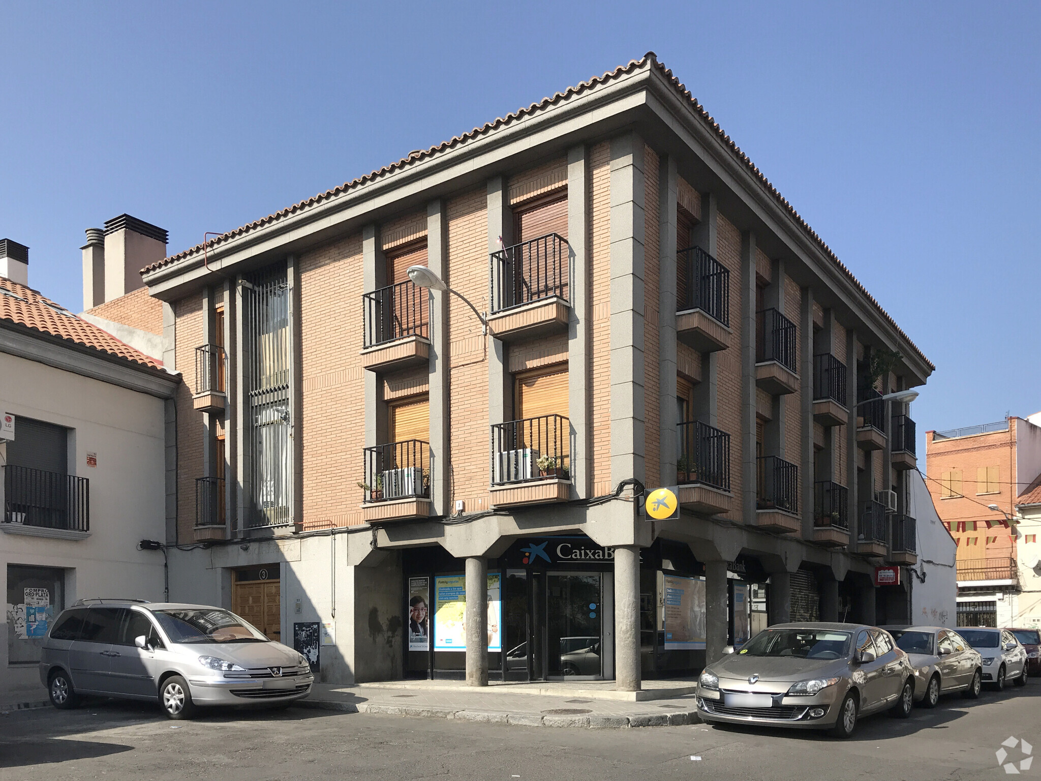 Multifamily in Madrid, MAD for sale Primary Photo- Image 1 of 2