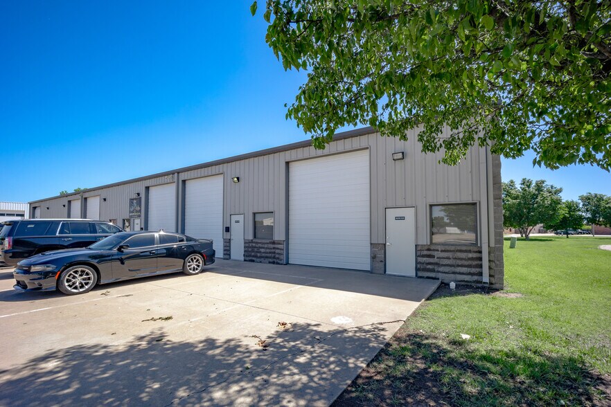 2709 Bart Conner Ct, Norman, OK for lease - Building Photo - Image 2 of 12