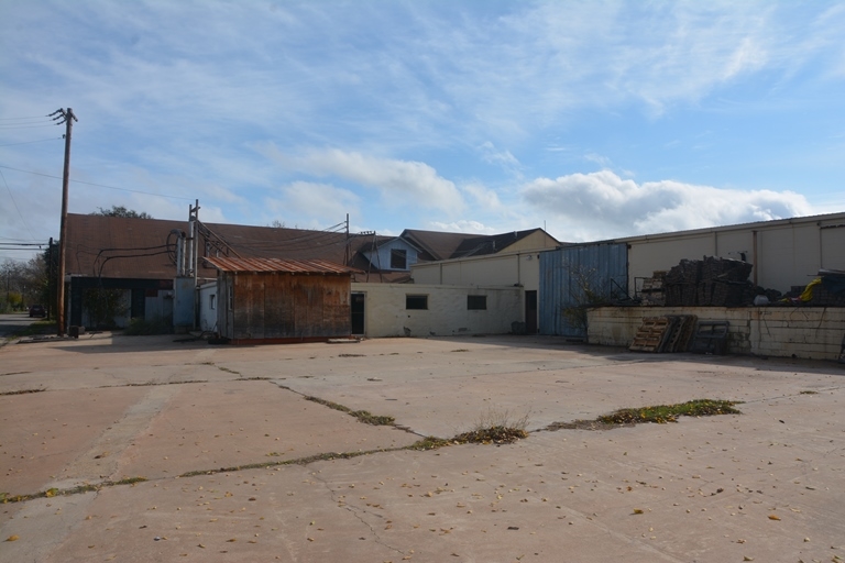 512 Jones St, Gonzales, TX for lease Building Photo- Image 1 of 6