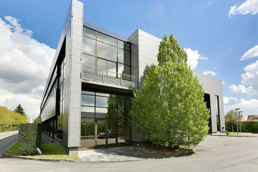 Flex in Villepinte for lease - Building Photo - Image 2 of 16