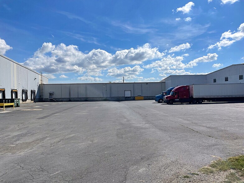 19224 Longmeadow Rd, Hagerstown, MD for lease - Building Photo - Image 2 of 15