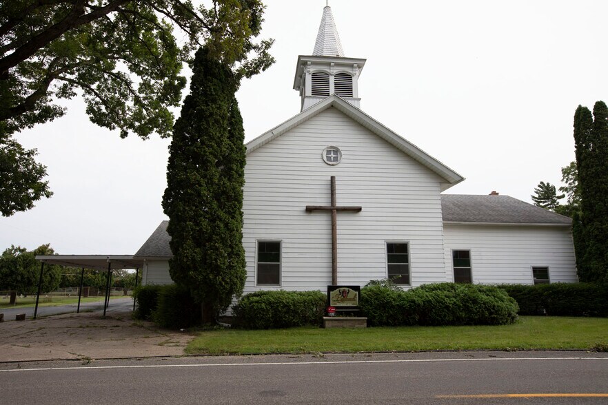 4395 W Hickory Rd, Hickory Corners, MI for sale - Building Photo - Image 1 of 1