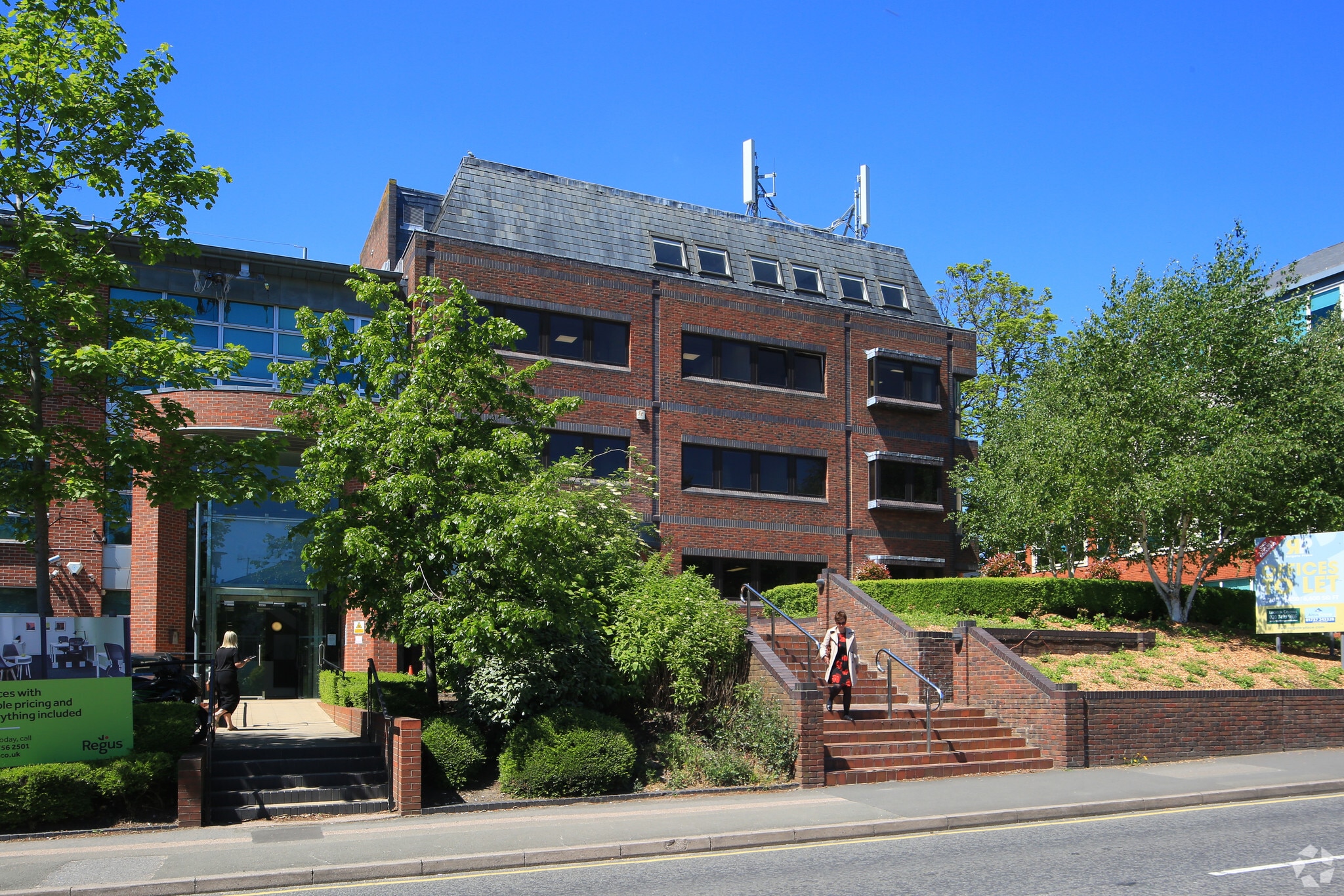 43 London Rd, Reigate for sale Primary Photo- Image 1 of 1