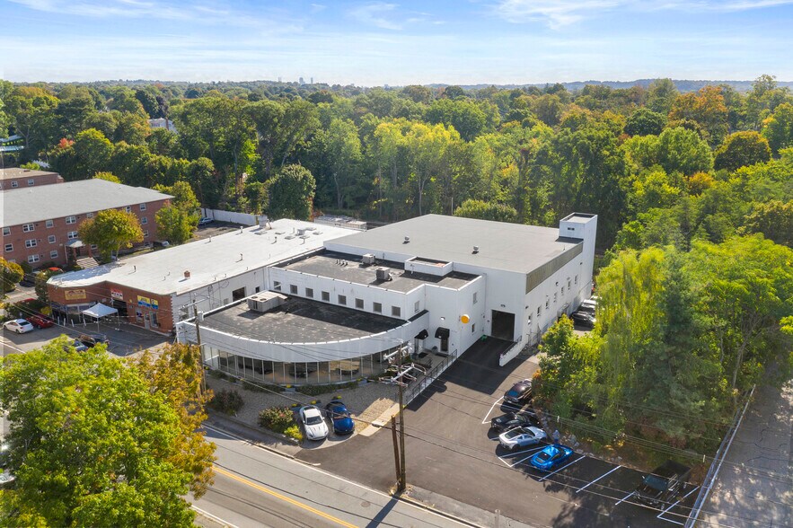 85 Linden St, Waltham, MA for lease - Building Photo - Image 1 of 3