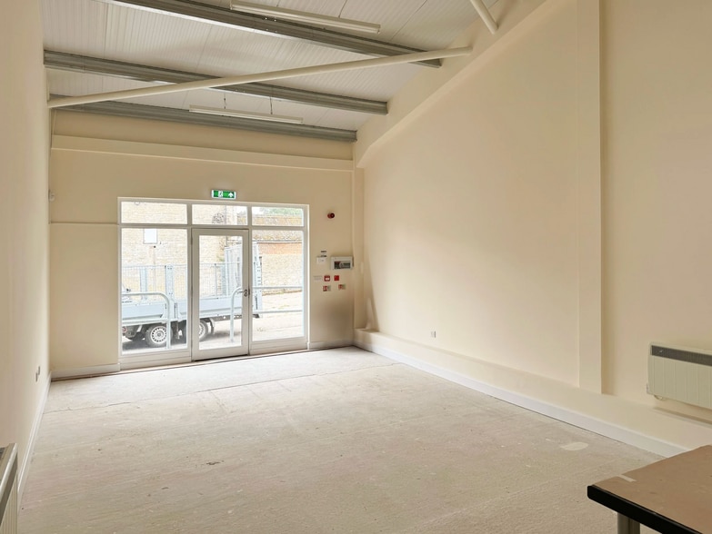 Red Lodge Rd, Bulwick for lease - Building Photo - Image 3 of 3