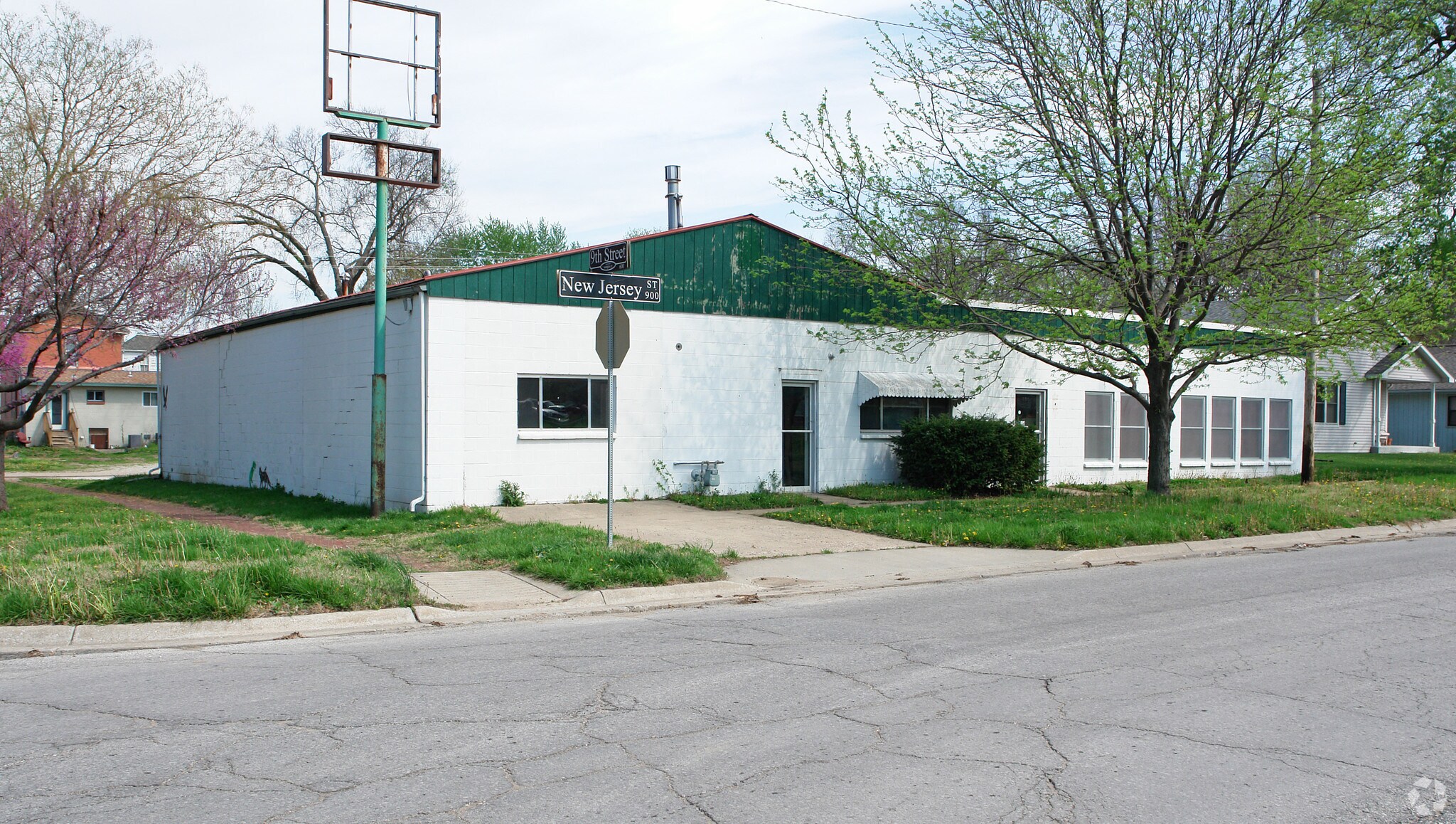 900-902 New Jersey St, Lawrence, KS for sale Primary Photo- Image 1 of 1