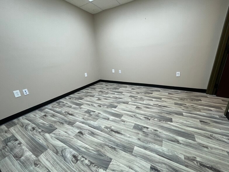 26103 Interstate 45, Spring, TX for lease - Interior Photo - Image 2 of 11