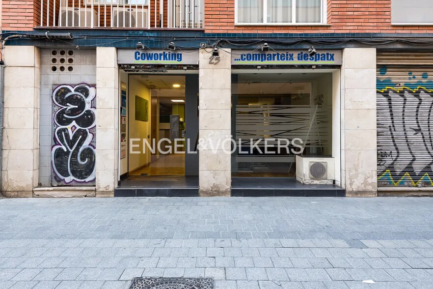 Multifamily in Barcelona, Barcelona for sale - Building Photo - Image 1 of 3