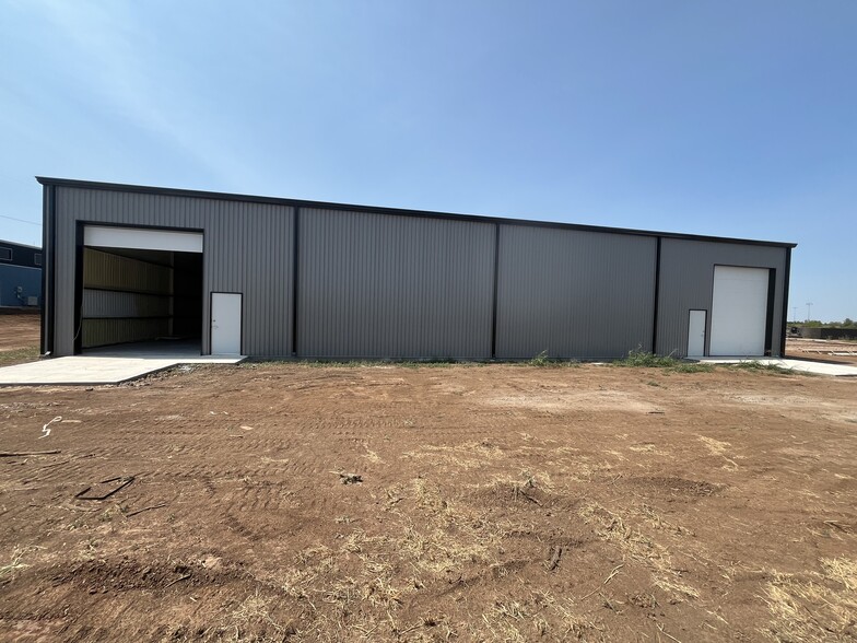 Industrial in Oklahoma City, OK for lease - Building Photo - Image 3 of 12