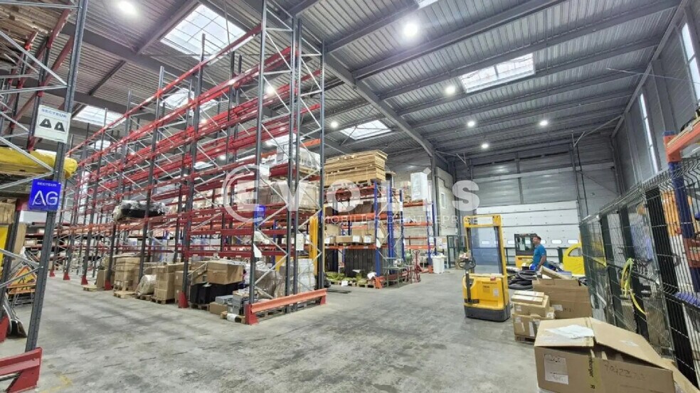 Office in Bussy-Saint-Martin for lease - Interior Photo - Image 1 of 17