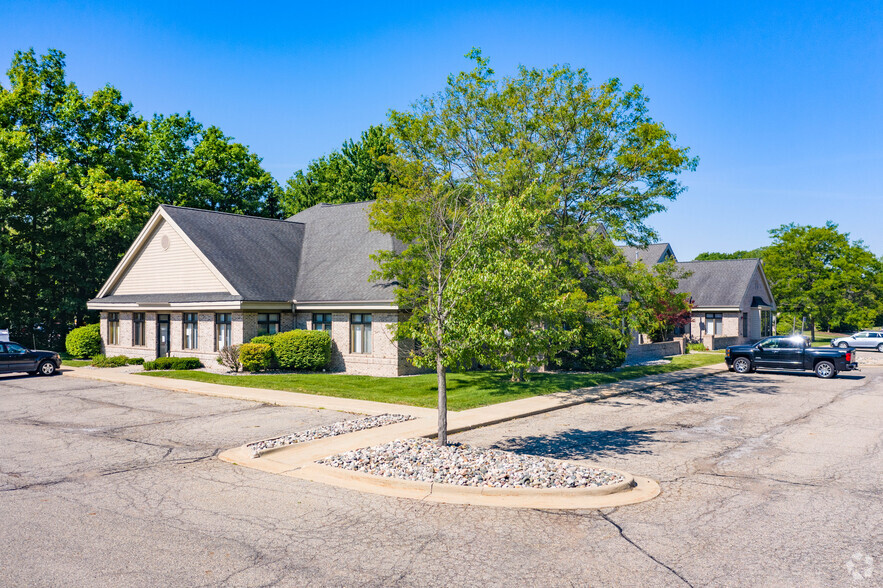 6639 Centurion Dr, Lansing, MI for lease - Building Photo - Image 3 of 5