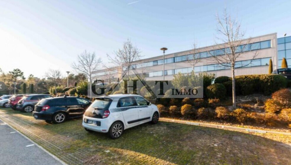 Office in Valbonne for lease - Building Photo - Image 2 of 2
