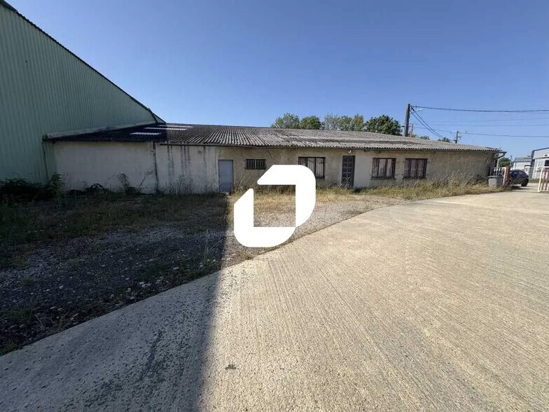 Industrial in Camblanes-et-Meynac for lease - Building Photo - Image 1 of 17