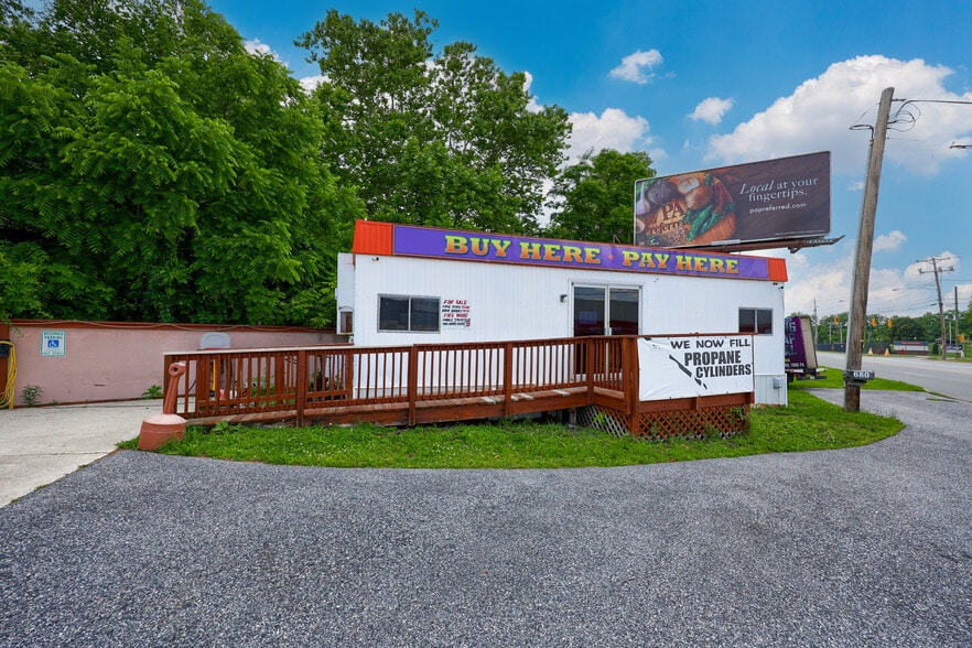 678 S Richland Ave, York, PA for sale - Building Photo - Image 1 of 23